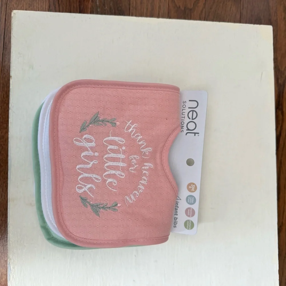 Little Dreamer Green Bib
